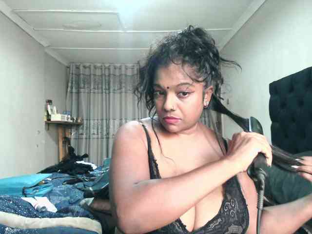 Indianmayaxoxo webcam