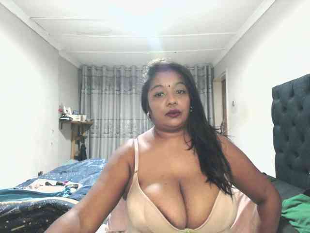 Indianmayaxoxo webcam