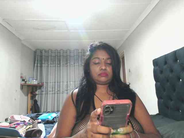 Indianmayaxoxo webcam