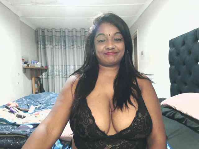 Indianmayaxoxo webcam