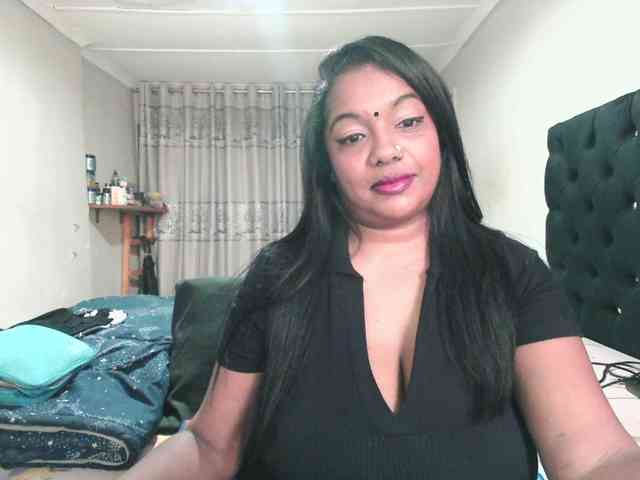 Model: Indianmayaxoxo