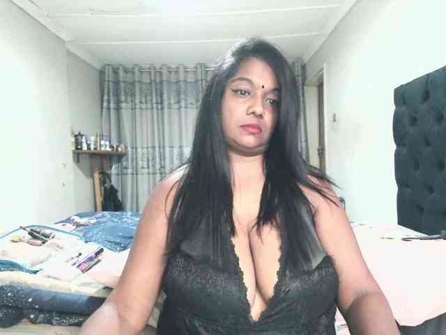 Indianmayaxoxo webcam