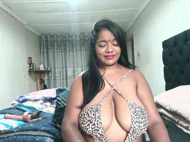 Indianmayaxoxo webcam