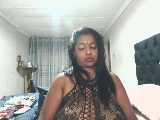 Indianmayaxoxo webcam