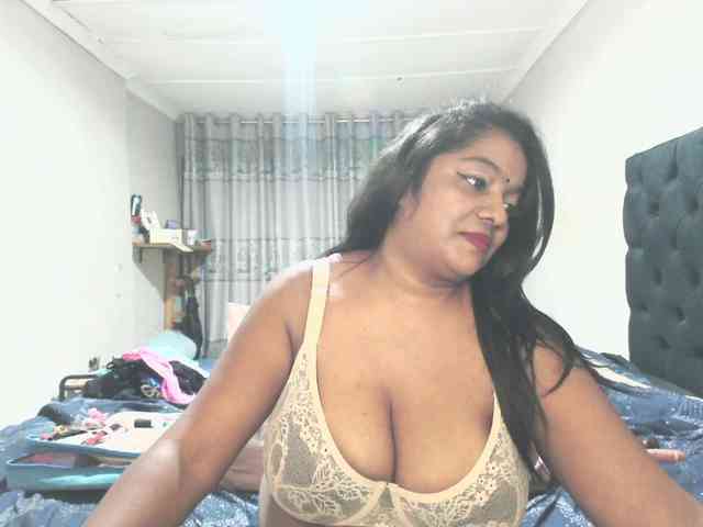 Indianmayaxoxo webcam