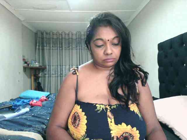Indianmayaxoxo webcam