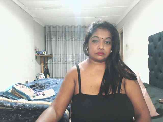 Model: Indianmayaxoxo