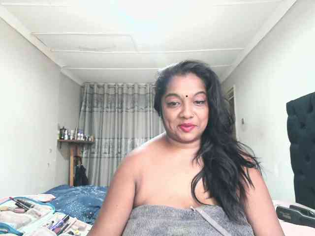 Indianmayaxoxo webcam