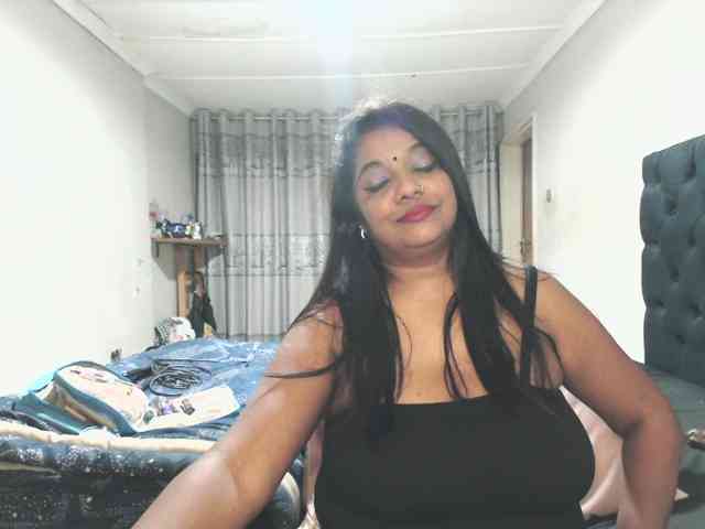 Model: Indianmayaxoxo