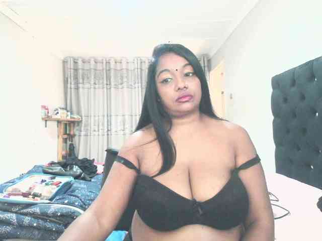 Indianmayaxoxo webcam