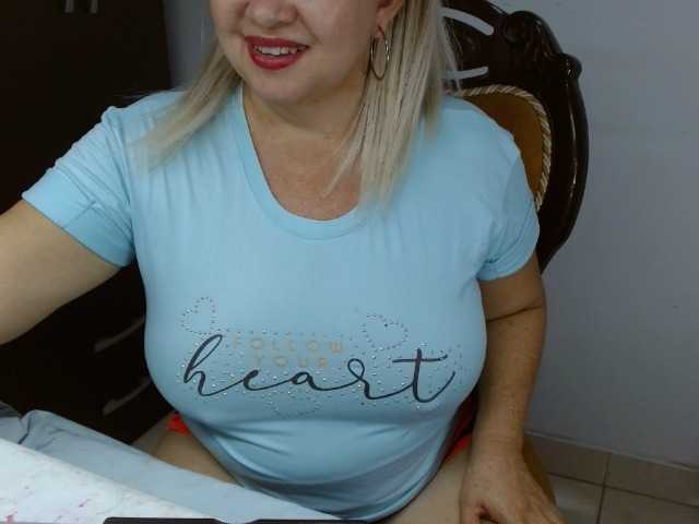 LolytaWOMAN live cam on BongaCams