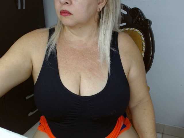 LolytaWOMAN live cam on BongaCams
