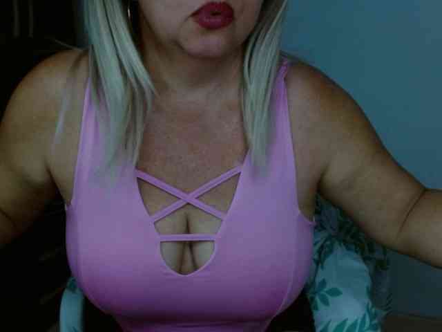 LolytaWOMAN webcam