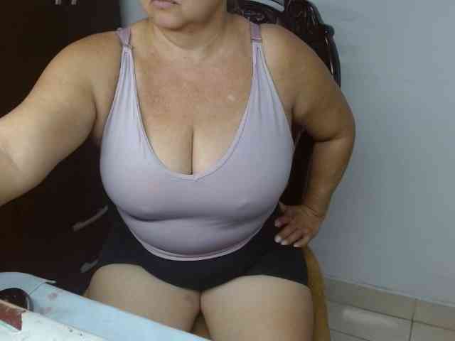 LolytaWOMAN webcam