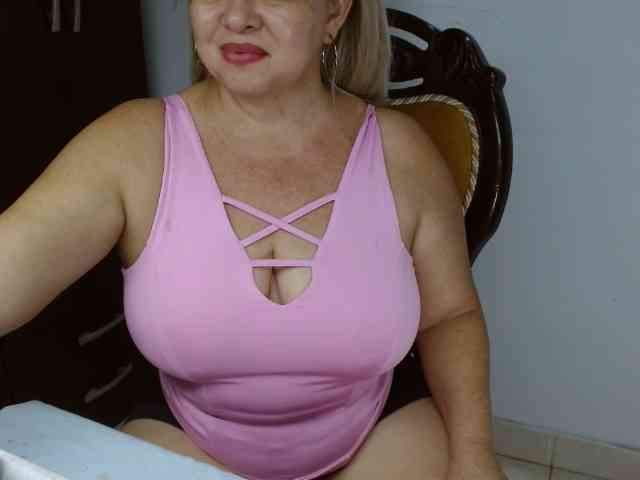 LolytaWOMAN webcam