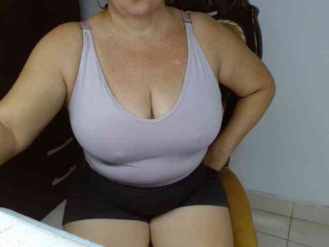 LolytaWOMAN webcam