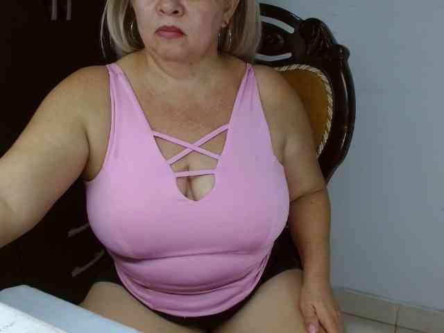 LolytaWOMAN webcam