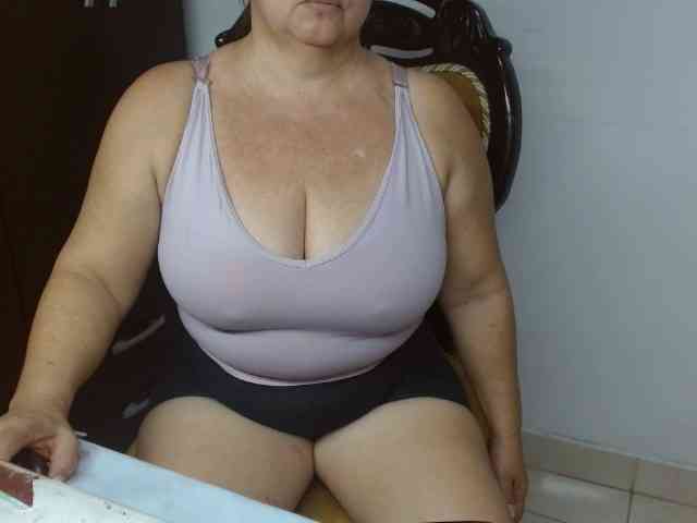 LolytaWOMAN webcam