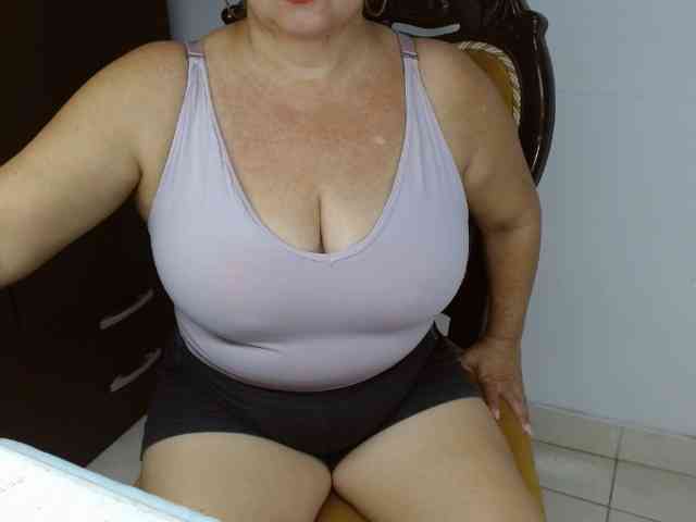 LolytaWOMAN webcam
