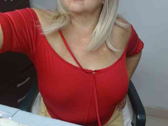 LolytaWOMAN webcam