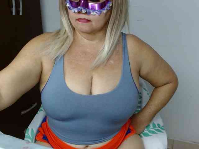 Modelo: LolytaWOMAN