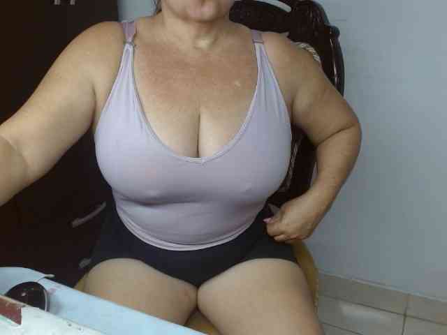 LolytaWOMAN webcam