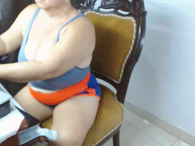 LolytaWOMAN webcam