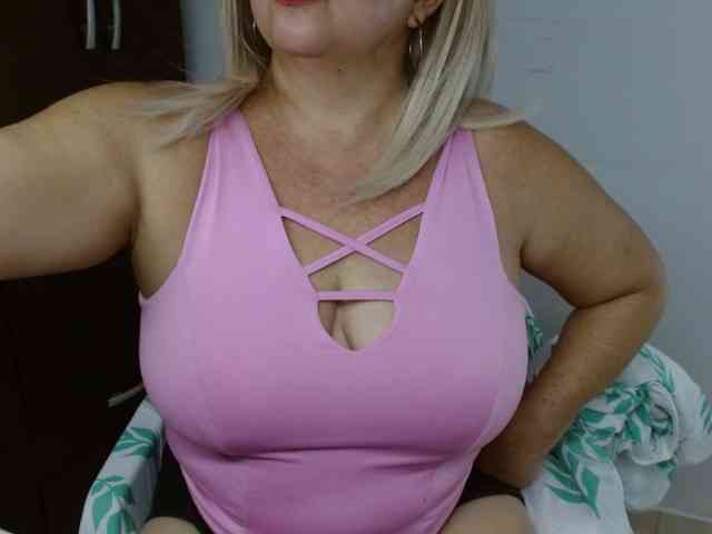 LolytaWOMAN webcam