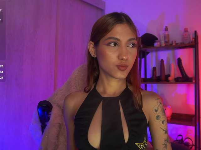 MissKorrah live webcam show