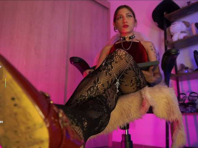MissKorrah, live now on BongaCams