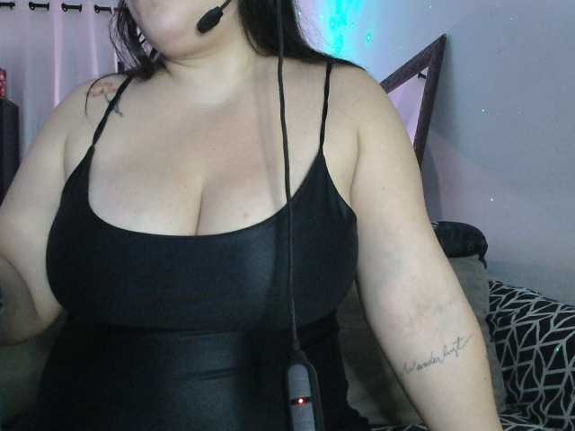 MiaSecret live cam on BongaCams