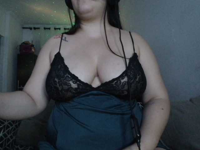 MiaSecret live cam on BongaCams