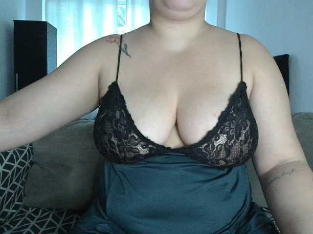 MiaSecret live cam on BongaCams