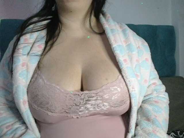 MiaSecret live cam on BongaCams