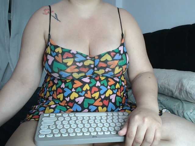 MiaSecret live webcam show