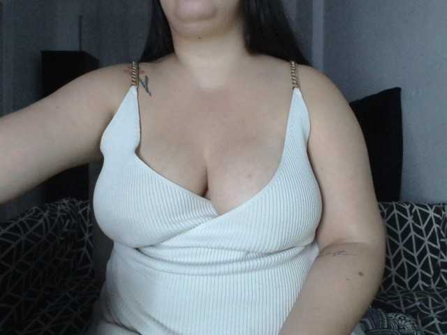 MiaSecret live cam on BongaCams