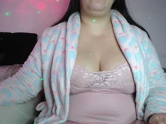 MiaSecret live cam on BongaCams