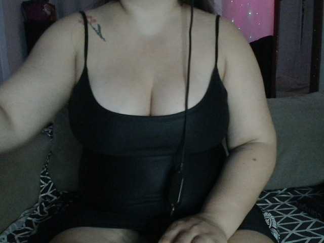MiaSecret live cam on BongaCams