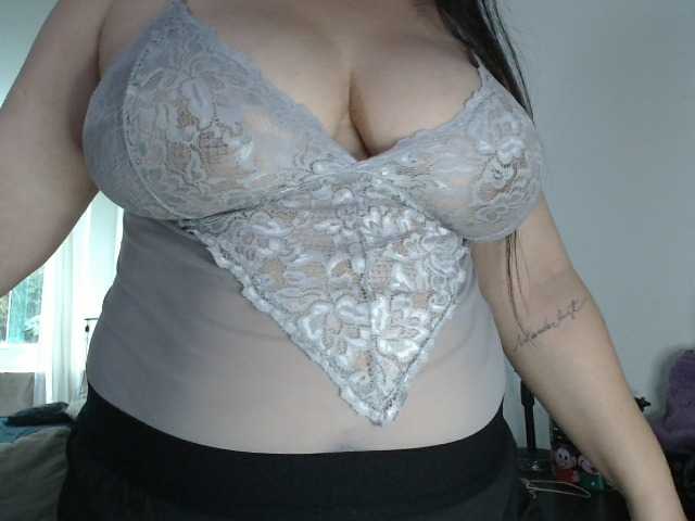 MiaSecret live cam on BongaCams