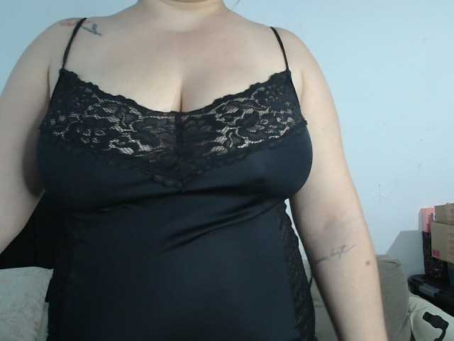 MiaSecret live webcam show