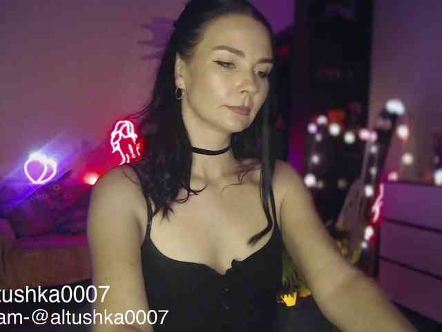 Altushka007's cam show statistics and live stream