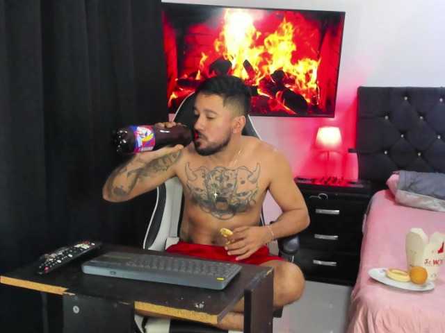daventrevor — live male cam