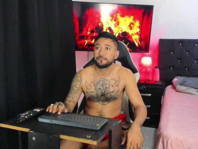 daventrevor — live male cam