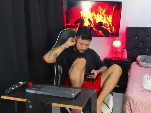 daventrevor — live male cam
