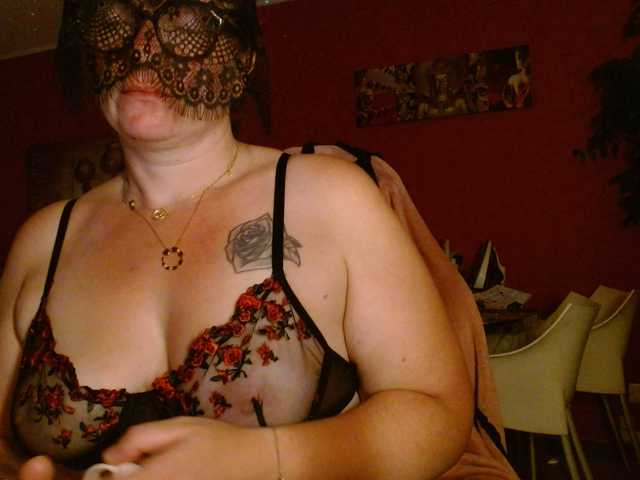 Petitoiseaucoquine live cam on BongaCams