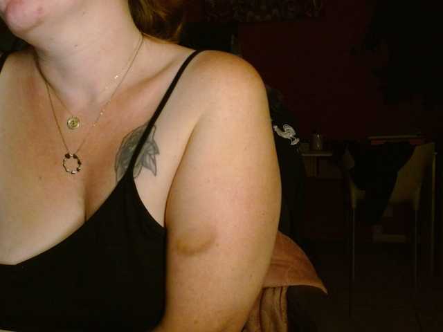 Petitoiseaucoquine live cam preview