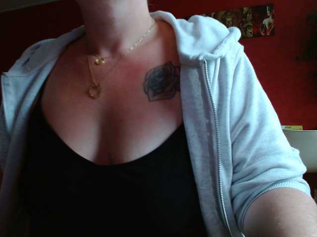 Petitoiseaucoquine live cam on BongaCams