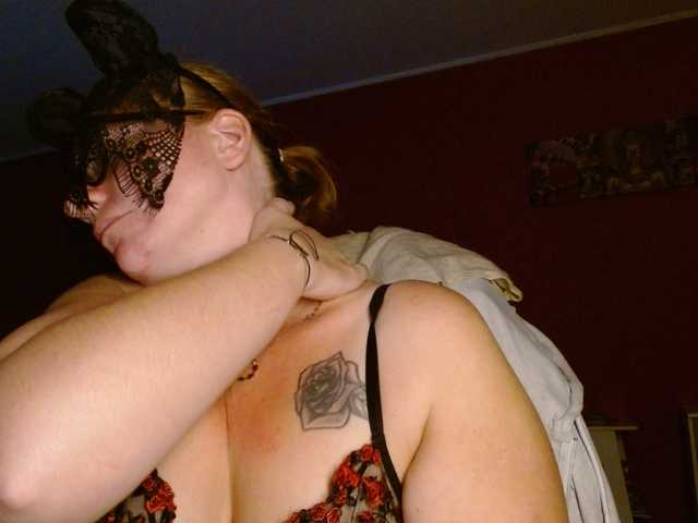 Petitoiseaucoquine live cam on BongaCams
