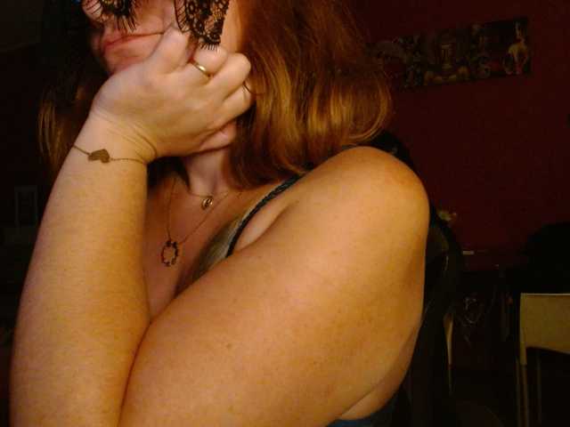 Petitoiseaucoquine live cam on BongaCams