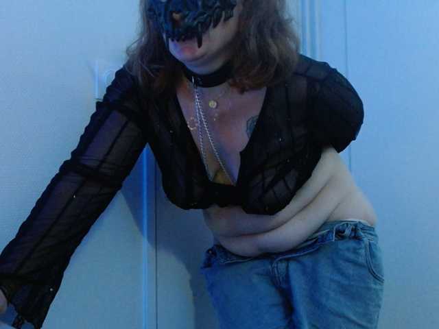 Petitoiseaucoquine live cam on BongaCams